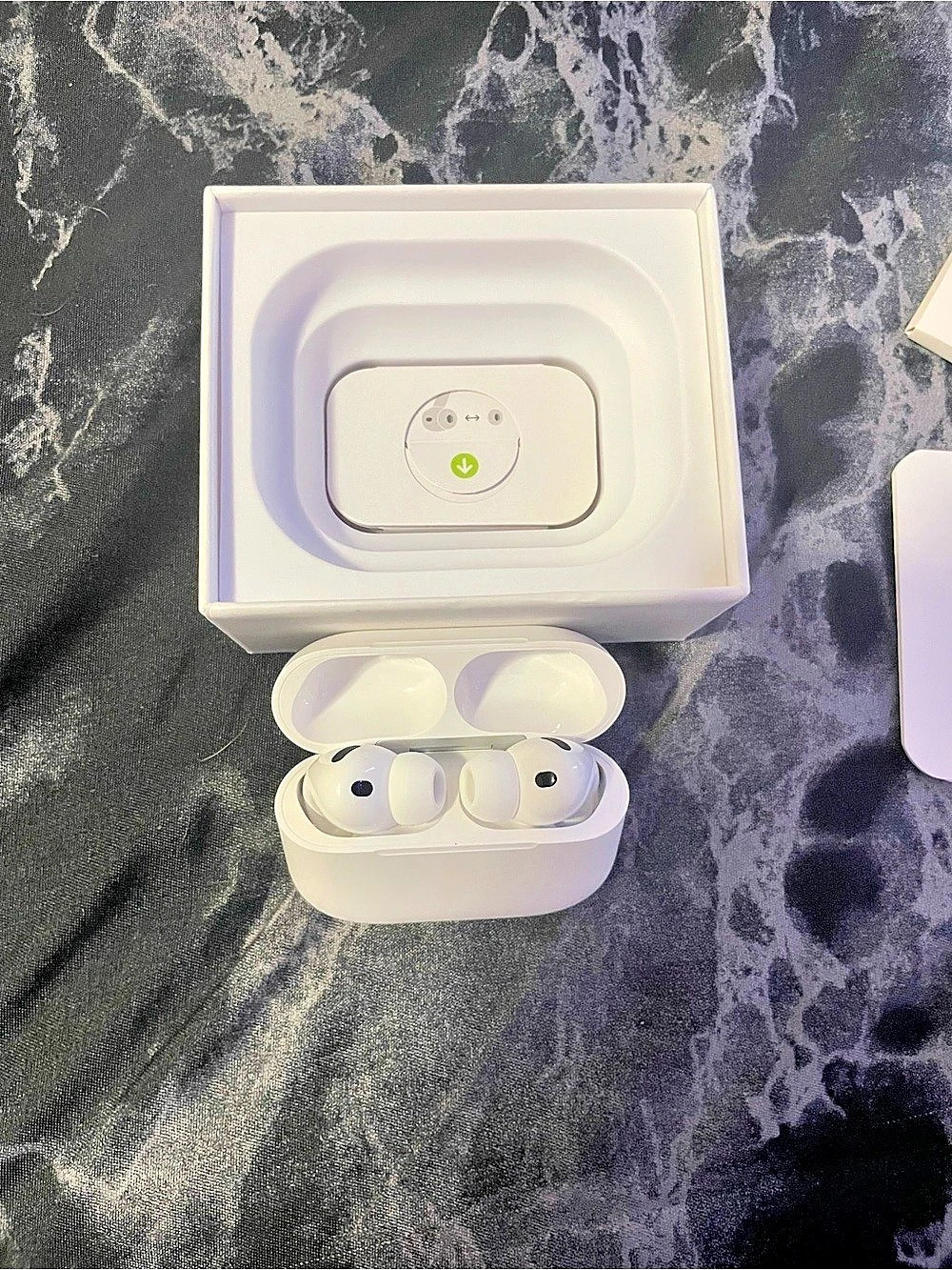 Apple AirPods Pro (2nd Generation) ) Wireless Earbuds in White